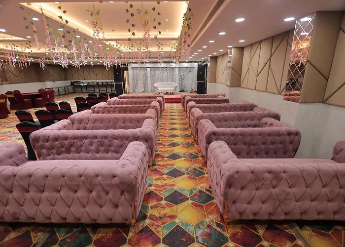 Snj Taj Grand